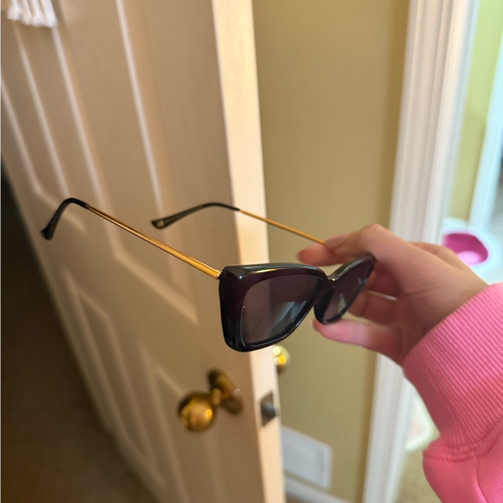 H&M Black and Gold Sunglasses - Picture 2 of 3